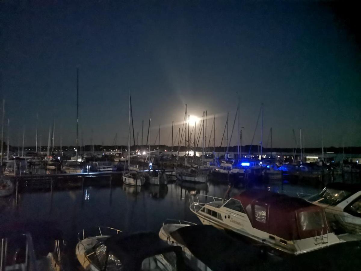 Ostsee Hausboot Schleswig Ostseeblick 1 ภายนอก รูปภาพ